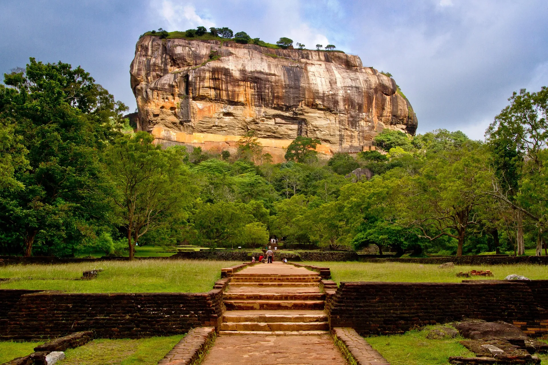 poswiecie-sigiriya-459197_1920